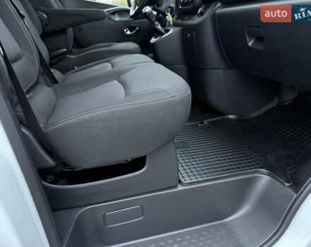 Белый Рено Трафик, объемом двигателя 2 л и пробегом 259 тыс. км за 16400 $, фото 54 на Automoto.ua