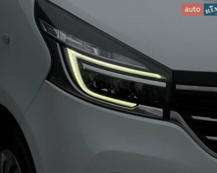 Белый Рено Трафик, объемом двигателя 2 л и пробегом 217 тыс. км за 18800 $, фото 6 на Automoto.ua