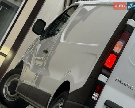 Белый Рено Трафик, объемом двигателя 2 л и пробегом 116 тыс. км за 17700 $, фото 25 на Automoto.ua