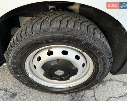 Белый Рено Трафик, объемом двигателя 2 л и пробегом 130 тыс. км за 18999 $, фото 38 на Automoto.ua