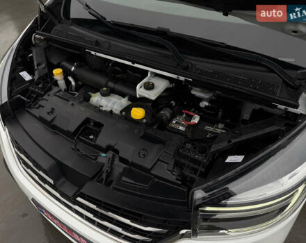 Белый Рено Трафик, объемом двигателя 2 л и пробегом 217 тыс. км за 18800 $, фото 19 на Automoto.ua