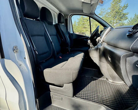 Белый Рено Трафик, объемом двигателя 2 л и пробегом 182 тыс. км за 17673 $, фото 49 на Automoto.ua