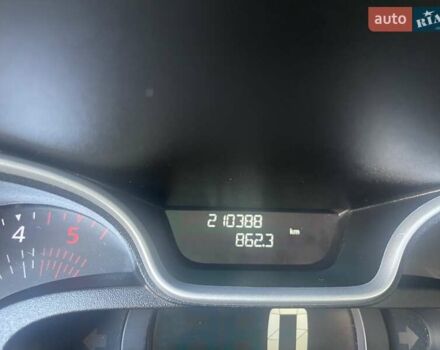 Белый Рено Трафик, объемом двигателя 2 л и пробегом 210 тыс. км за 16899 $, фото 14 на Automoto.ua