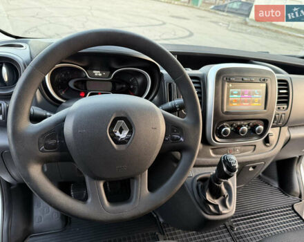 Белый Рено Трафик, объемом двигателя 2 л и пробегом 130 тыс. км за 18999 $, фото 68 на Automoto.ua