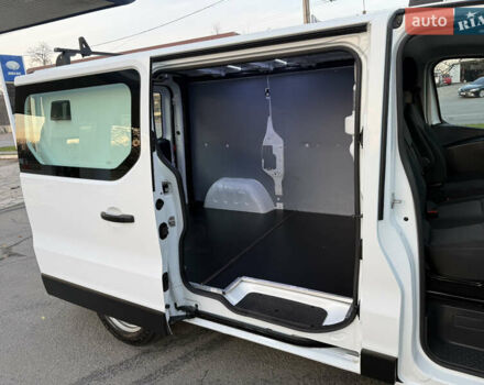 Белый Рено Трафик, объемом двигателя 2 л и пробегом 130 тыс. км за 18999 $, фото 62 на Automoto.ua