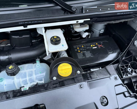 Белый Рено Трафик, объемом двигателя 2 л и пробегом 259 тыс. км за 16400 $, фото 89 на Automoto.ua