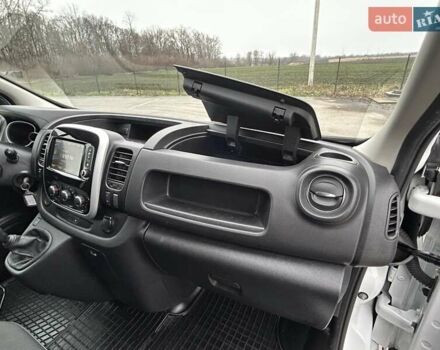 Белый Рено Трафик, объемом двигателя 2 л и пробегом 189 тыс. км за 17900 $, фото 22 на Automoto.ua