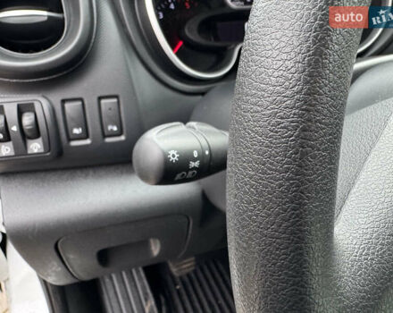 Белый Рено Трафик, объемом двигателя 2 л и пробегом 76 тыс. км за 17700 $, фото 18 на Automoto.ua