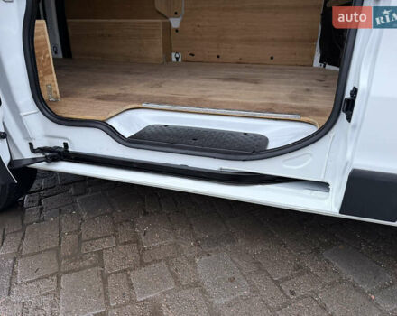 Белый Рено Трафик, объемом двигателя 2 л и пробегом 259 тыс. км за 16400 $, фото 75 на Automoto.ua