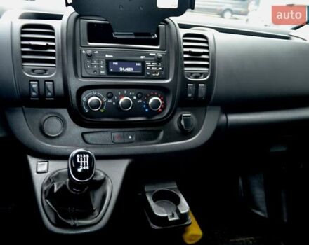 Белый Рено Трафик, объемом двигателя 2 л и пробегом 236 тыс. км за 16900 $, фото 108 на Automoto.ua