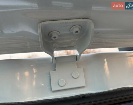 Белый Рено Трафик, объемом двигателя 2 л и пробегом 130 тыс. км за 18999 $, фото 87 на Automoto.ua