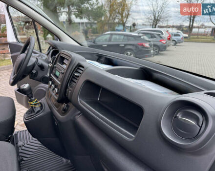 Белый Рено Трафик, объемом двигателя 2 л и пробегом 76 тыс. км за 17700 $, фото 15 на Automoto.ua