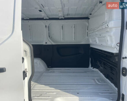 Белый Рено Трафик, объемом двигателя 2 л и пробегом 208 тыс. км за 14500 $, фото 15 на Automoto.ua