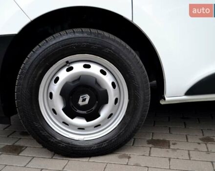 Белый Рено Трафик, объемом двигателя 2 л и пробегом 236 тыс. км за 16900 $, фото 58 на Automoto.ua