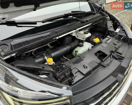 Белый Рено Трафик, объемом двигателя 2 л и пробегом 116 тыс. км за 17700 $, фото 53 на Automoto.ua