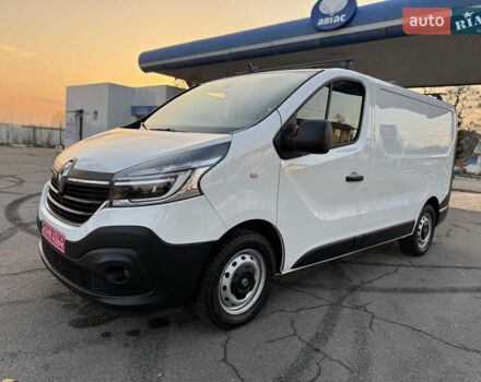 Белый Рено Трафик, объемом двигателя 2 л и пробегом 130 тыс. км за 18999 $, фото 1 на Automoto.ua