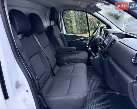 Белый Рено Трафик, объемом двигателя 2 л и пробегом 259 тыс. км за 16400 $, фото 58 на Automoto.ua