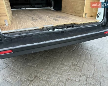 Белый Рено Трафик, объемом двигателя 2 л и пробегом 259 тыс. км за 16400 $, фото 69 на Automoto.ua