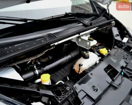 Белый Рено Трафик, объемом двигателя 2 л и пробегом 236 тыс. км за 16900 $, фото 158 на Automoto.ua