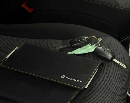 Белый Рено Трафик, объемом двигателя 2 л и пробегом 217 тыс. км за 18800 $, фото 61 на Automoto.ua