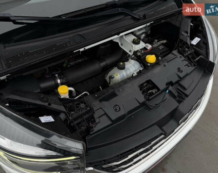 Белый Рено Трафик, объемом двигателя 2 л и пробегом 217 тыс. км за 18800 $, фото 20 на Automoto.ua