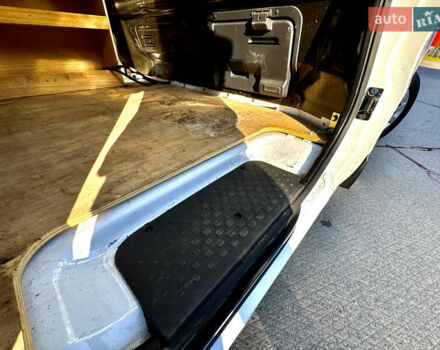 Белый Рено Трафик, объемом двигателя 2 л и пробегом 182 тыс. км за 17673 $, фото 45 на Automoto.ua