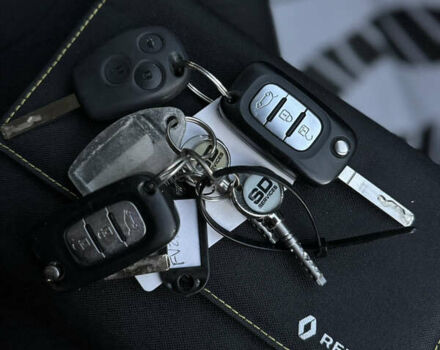 Белый Рено Трафик, объемом двигателя 2 л и пробегом 96 тыс. км за 19500 $, фото 39 на Automoto.ua