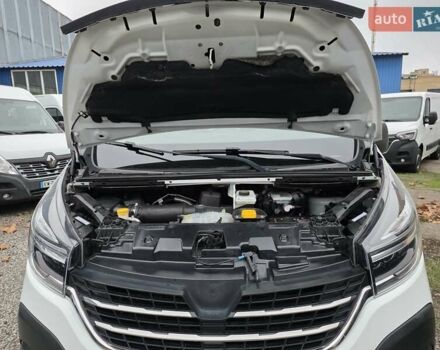 Белый Рено Трафик, объемом двигателя 2 л и пробегом 204 тыс. км за 18700 $, фото 46 на Automoto.ua