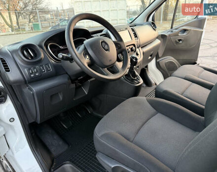 Белый Рено Трафик, объемом двигателя 2 л и пробегом 130 тыс. км за 18999 $, фото 74 на Automoto.ua