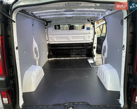 Белый Рено Трафик, объемом двигателя 2 л и пробегом 130 тыс. км за 18999 $, фото 86 на Automoto.ua