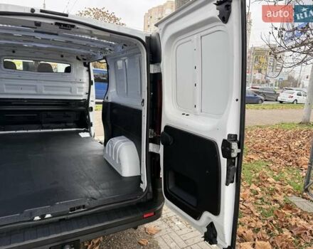 Белый Рено Трафик, объемом двигателя 2 л и пробегом 166 тыс. км за 19700 $, фото 41 на Automoto.ua