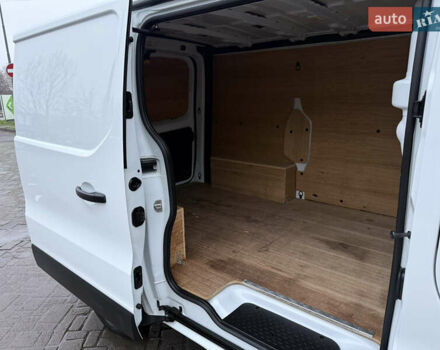 Белый Рено Трафик, объемом двигателя 2 л и пробегом 259 тыс. км за 16400 $, фото 77 на Automoto.ua