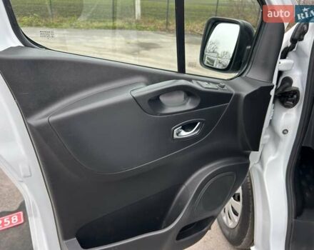 Белый Рено Трафик, объемом двигателя 2 л и пробегом 189 тыс. км за 17900 $, фото 17 на Automoto.ua