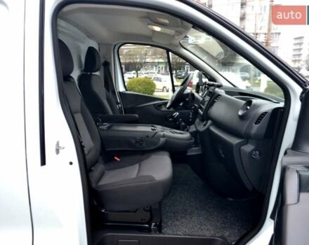 Белый Рено Трафик, объемом двигателя 2 л и пробегом 236 тыс. км за 16900 $, фото 130 на Automoto.ua