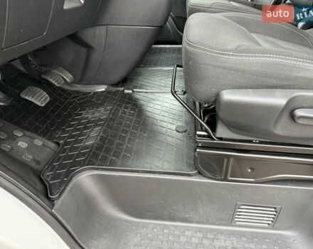 Белый Рено Трафик, объемом двигателя 2 л и пробегом 166 тыс. км за 19700 $, фото 23 на Automoto.ua