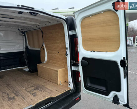 Белый Рено Трафик, объемом двигателя 2 л и пробегом 259 тыс. км за 16400 $, фото 67 на Automoto.ua