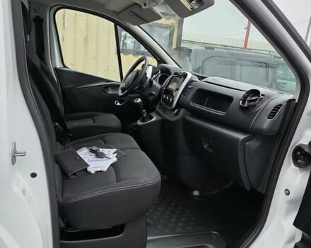 Белый Рено Трафик, объемом двигателя 2 л и пробегом 204 тыс. км за 18700 $, фото 30 на Automoto.ua