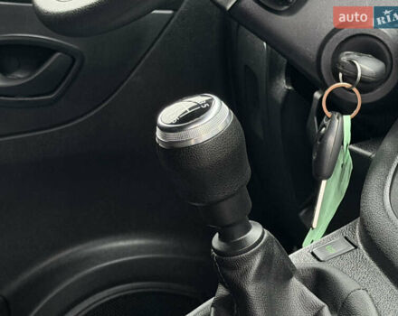 Белый Рено Трафик, объемом двигателя 2 л и пробегом 217 тыс. км за 18800 $, фото 54 на Automoto.ua