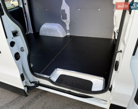 Белый Рено Трафик, объемом двигателя 2 л и пробегом 130 тыс. км за 18999 $, фото 53 на Automoto.ua