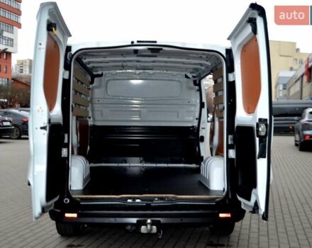 Белый Рено Трафик, объемом двигателя 2 л и пробегом 236 тыс. км за 16900 $, фото 144 на Automoto.ua