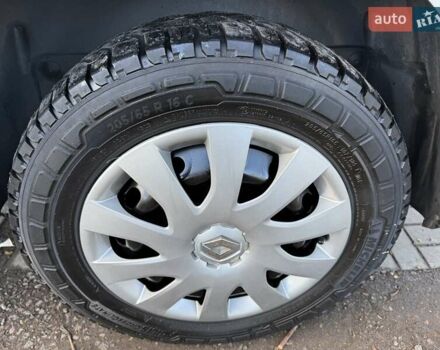 Білий Рено Трафік, об'ємом двигуна 2 л та пробігом 200 тис. км за 18900 $, фото 35 на Automoto.ua