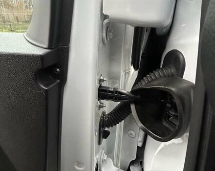 Белый Рено Трафик, объемом двигателя 2 л и пробегом 189 тыс. км за 17900 $, фото 25 на Automoto.ua