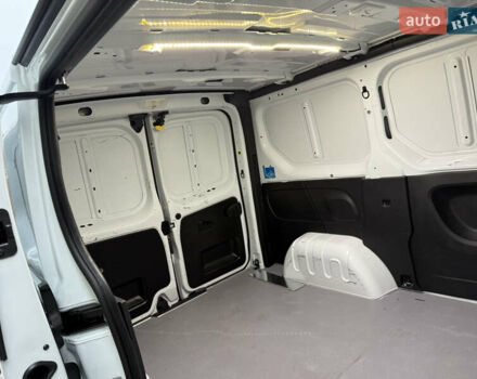 Белый Рено Трафик, объемом двигателя 2 л и пробегом 116 тыс. км за 17700 $, фото 50 на Automoto.ua
