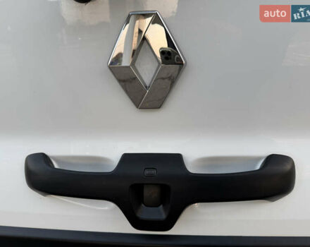 Белый Рено Трафик, объемом двигателя 2 л и пробегом 130 тыс. км за 18999 $, фото 121 на Automoto.ua