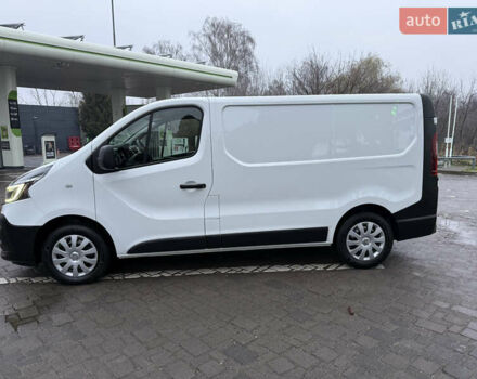 Белый Рено Трафик, объемом двигателя 2 л и пробегом 259 тыс. км за 16400 $, фото 5 на Automoto.ua