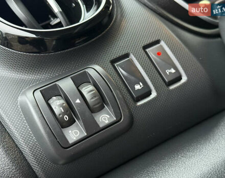 Белый Рено Трафик, объемом двигателя 2 л и пробегом 116 тыс. км за 17700 $, фото 47 на Automoto.ua