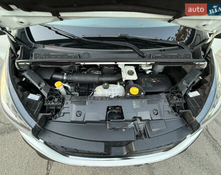 Белый Рено Трафик, объемом двигателя 2 л и пробегом 130 тыс. км за 18999 $, фото 96 на Automoto.ua