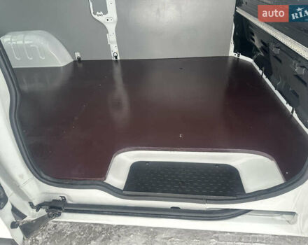 Білий Рено Трафік, об'ємом двигуна 2 л та пробігом 140 тис. км за 17500 $, фото 35 на Automoto.ua