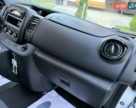 Белый Рено Трафик, объемом двигателя 2 л и пробегом 112 тыс. км за 17850 $, фото 54 на Automoto.ua