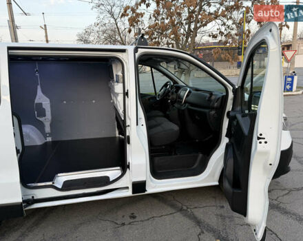Белый Рено Трафик, объемом двигателя 2 л и пробегом 130 тыс. км за 18999 $, фото 63 на Automoto.ua